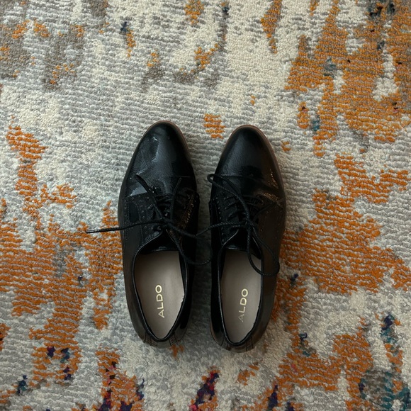 Aldo Pointed Toe Derby Shoes - Picture 3 of 5